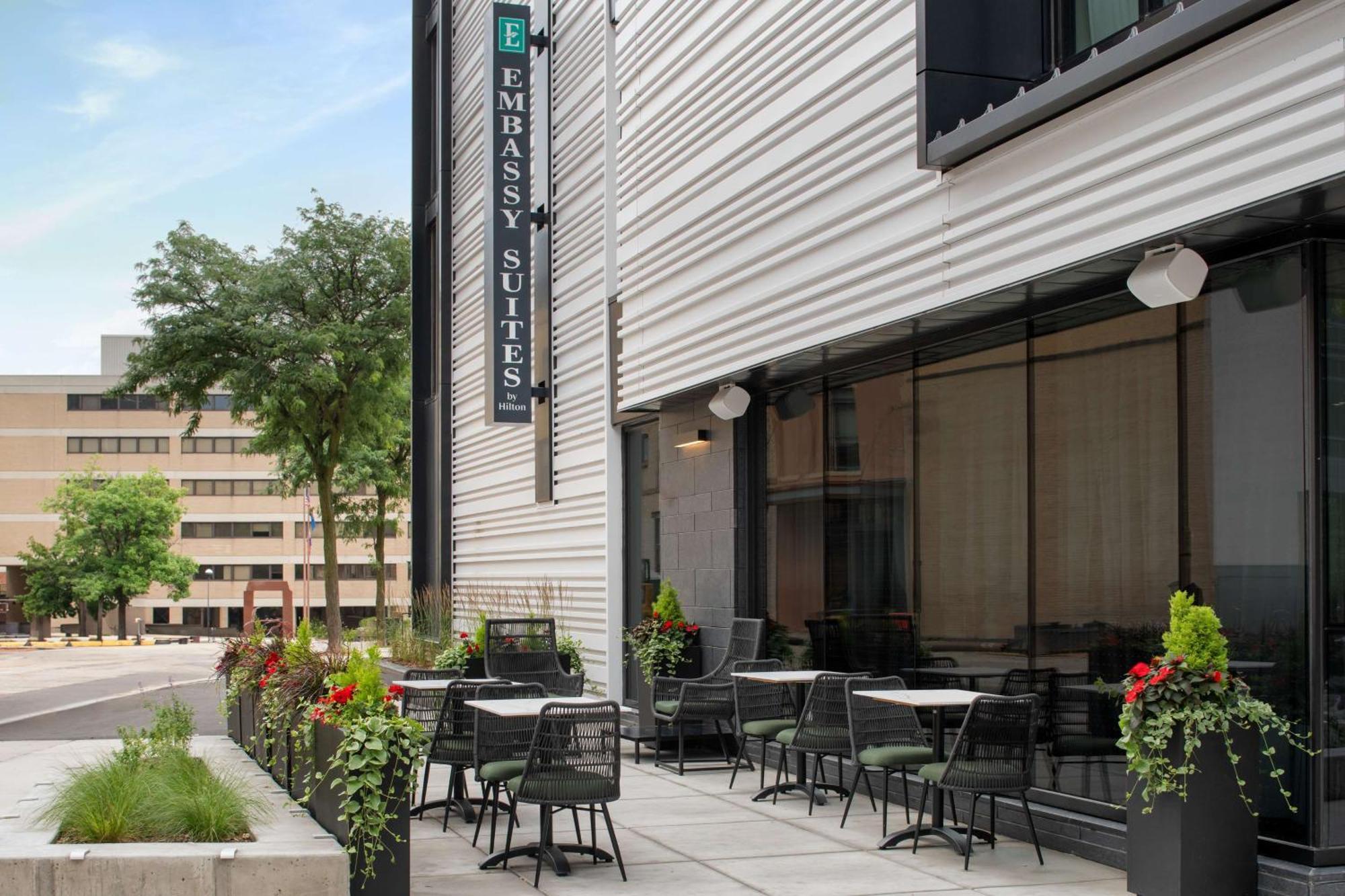 Embassy Suites By Hilton Madison Downtown Dış mekan fotoğraf